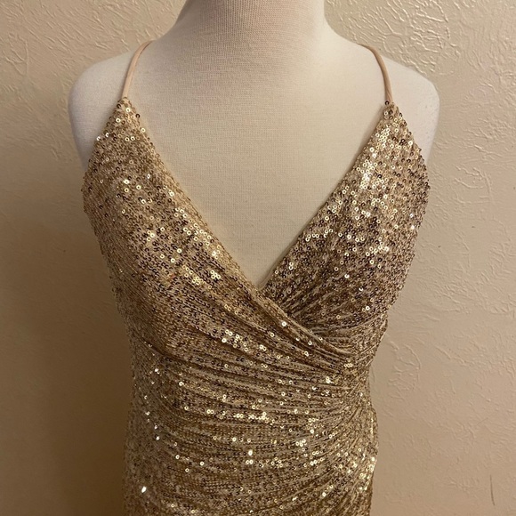 Cinderella divine dress - Picture 2 of 8